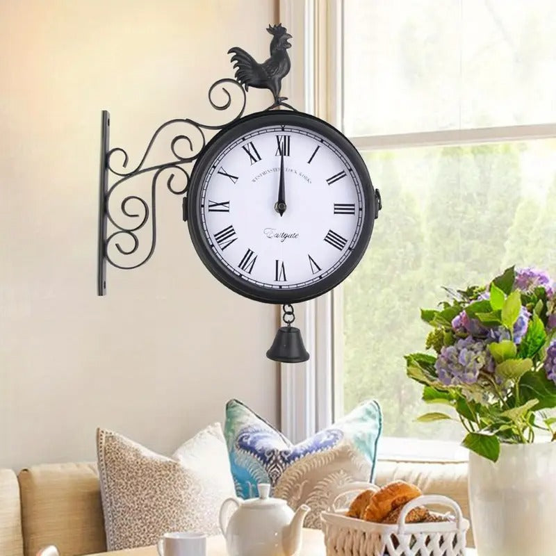 Wanduhr Mit Hahn-Dekor Und Römischen Ziffern